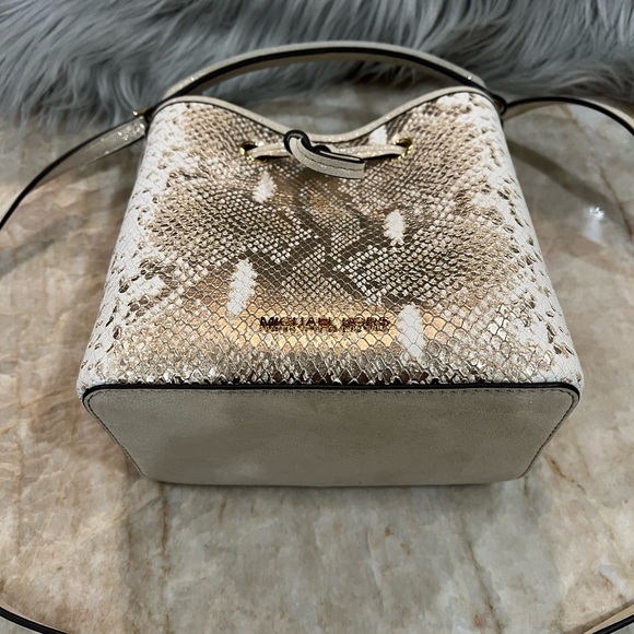 Michael Michael Kors SURI PYTHON CROSSBODY BAG - Picture 6 of 8